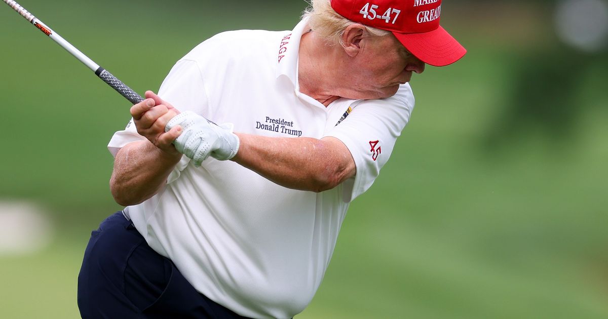 Un journaliste sportif qui a joué au golf avec Trump révèle comment il triche