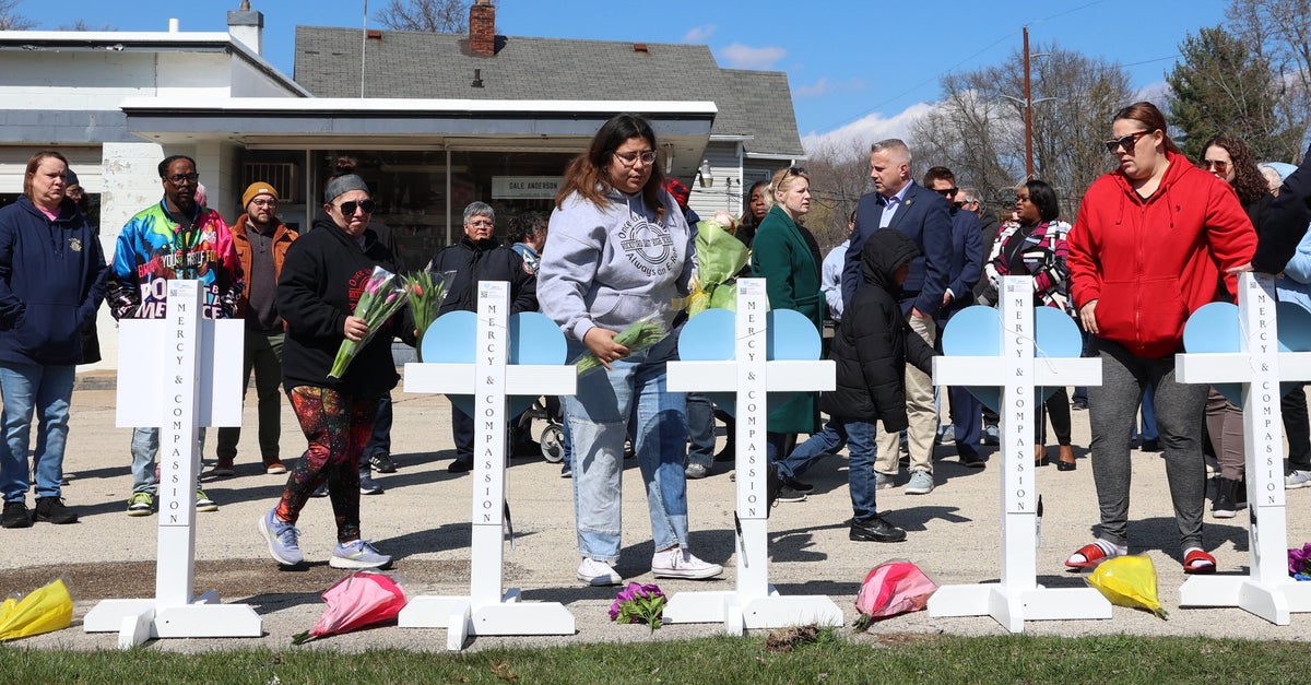 Illinois Man Charged With Killing 4, Injuring 7 In Deadly Stabbing And ...