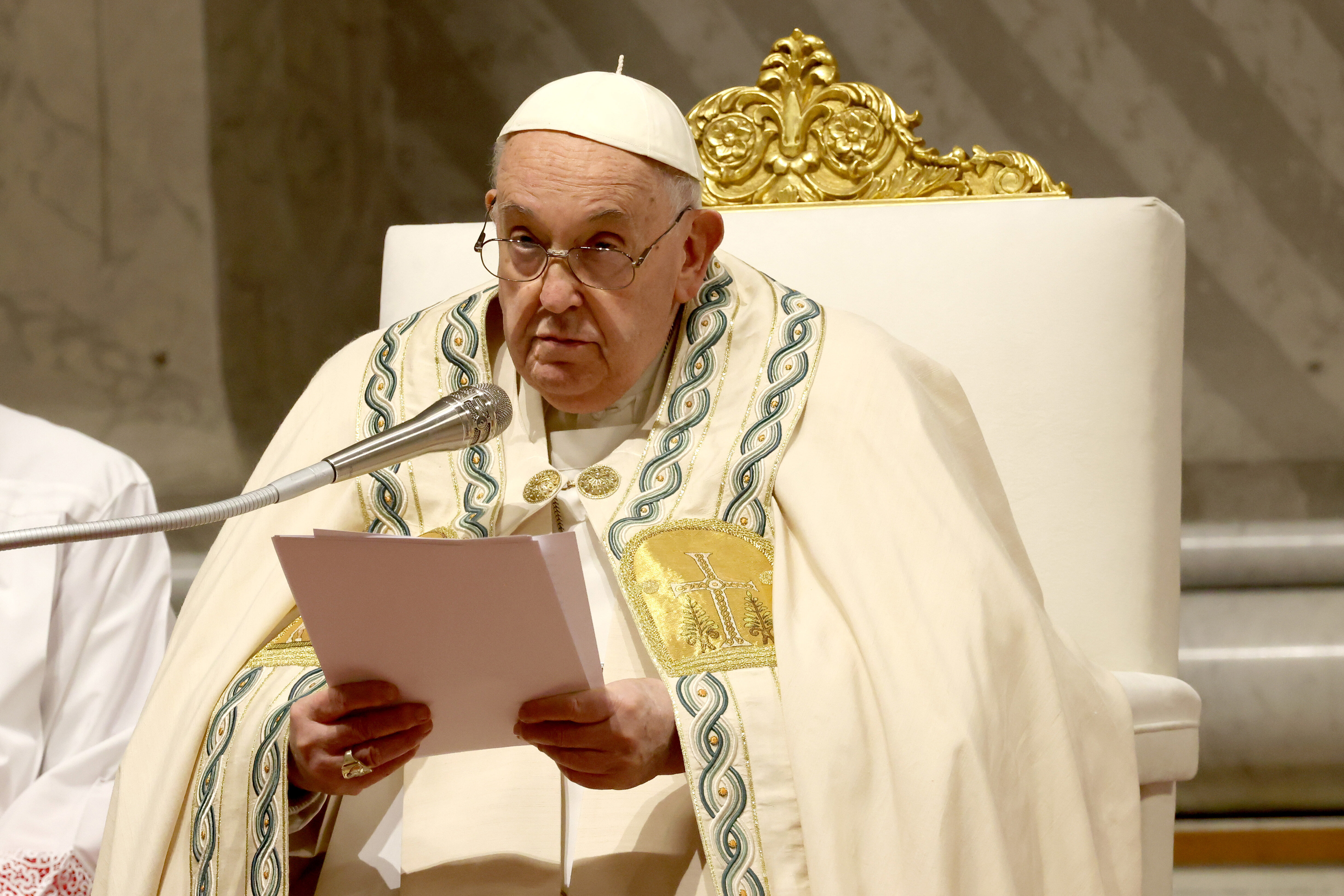 Pope Presides Over Easter Vigil, Delivers 10-Minute Homily After ...