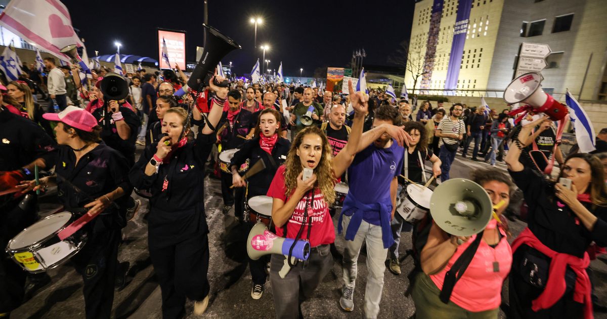 Les Israéliens organisent la plus grande manifestation depuis le début de la guerre pour accroître la pression sur Netanyahu