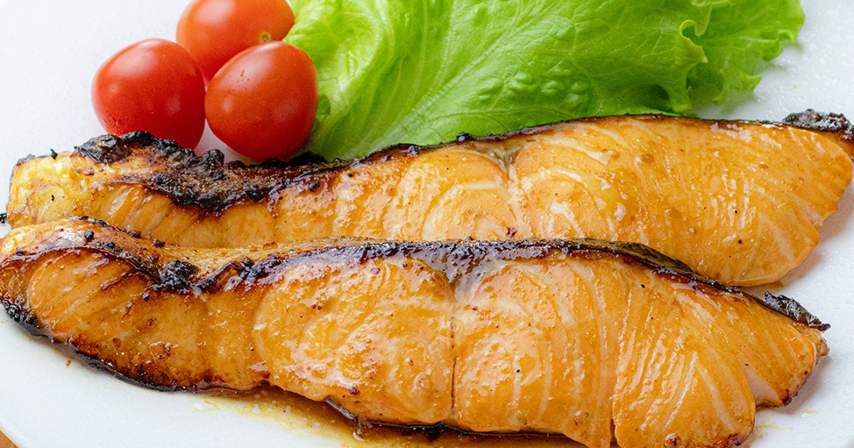 【サケ、まだそのまま焼いてるの？】アレに漬けるだけで優勝！身がふっくらで激うま、サケの人気レシピ3選