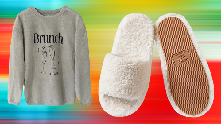 Sweatshirt and slippers