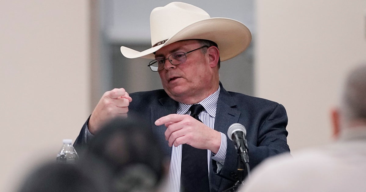 Lead Investigator In Uvalde Police Probe Had No Active Shooter Training: Report