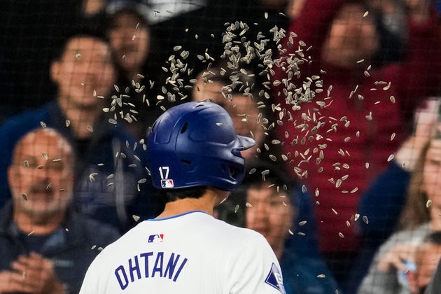 ホームランを打って帰ってきた大谷翔平選手に浴びせられたのは…（2024年4月3日）