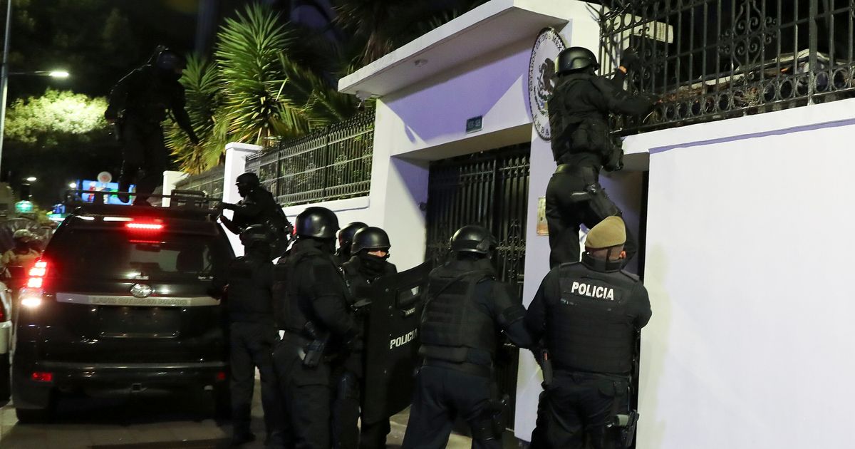 Mexico Breaks Diplomatic Ties With Ecuador After Police Storm Embassy