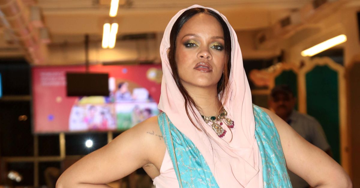 Rihanna Considers Plastic Surgery After Pregnancy