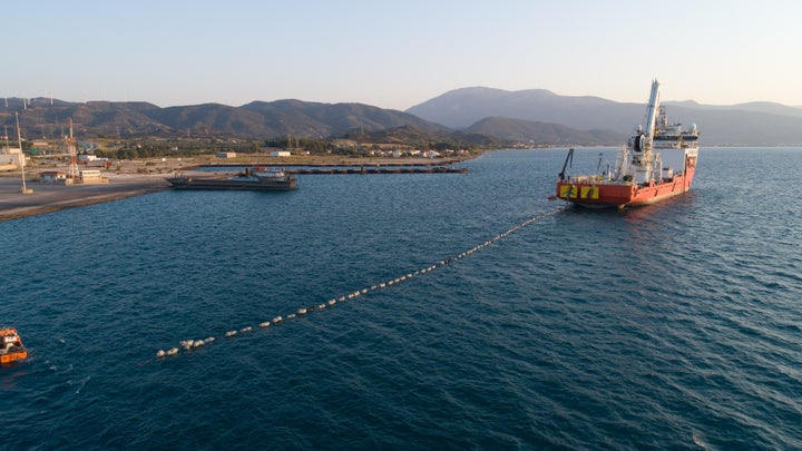 Υποθαλάσσια διασύνδεση σε προπαρασκευή