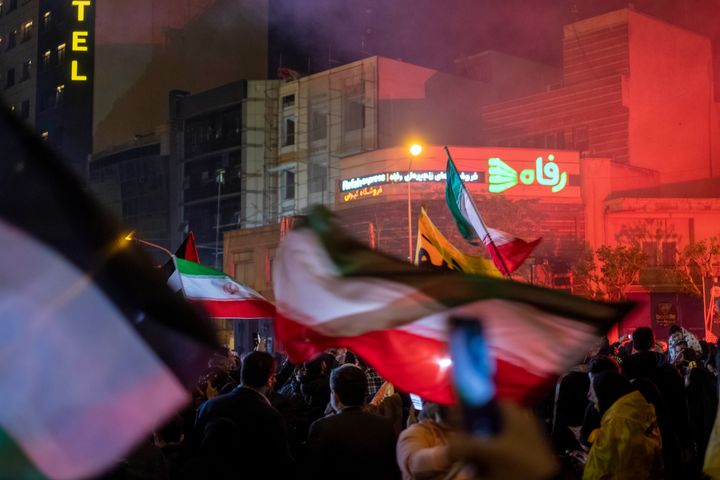 Ιρανοί πανηγυρίζουν για τις επιθέσεις εναντίον του Ισραήλ - 14 Απριλίου 2024
