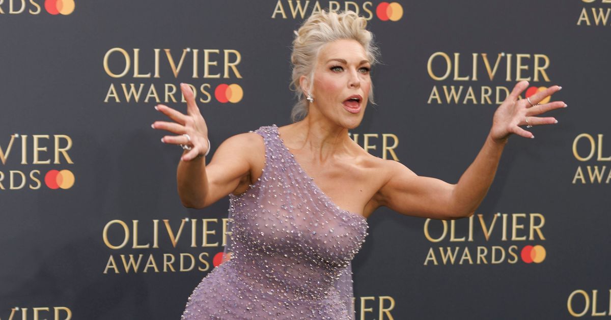 Hannah Waddingham Chews Out Photographer Who Makes Sketchy Request