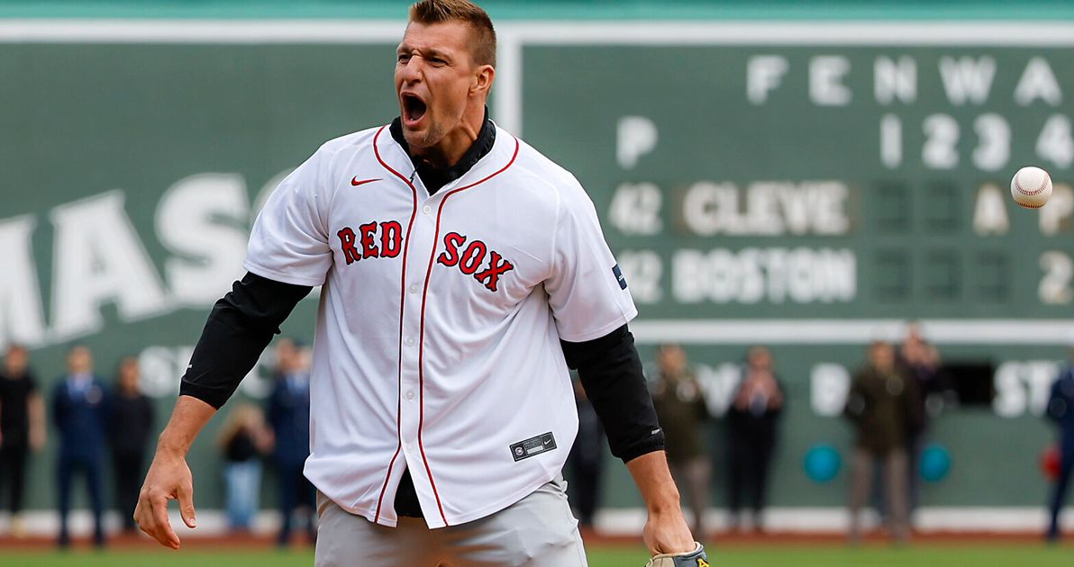 Rob Gronkowski's First Pitch At Fenway Didn't Make It Past Pitcher's Mound