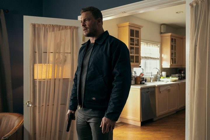 Alan Ritchson plays ex military cop-turned-vigilante Jack Reacher the Amazon Prime series.