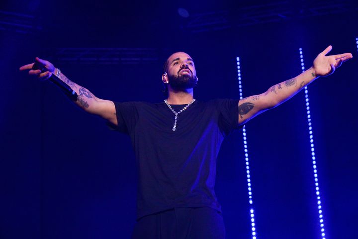Drake performs onstage during "Lil Baby & Friends Birthday Celebration Concert" at State Farm Arena on December 9, 2022 in Atlanta, Georgia. 