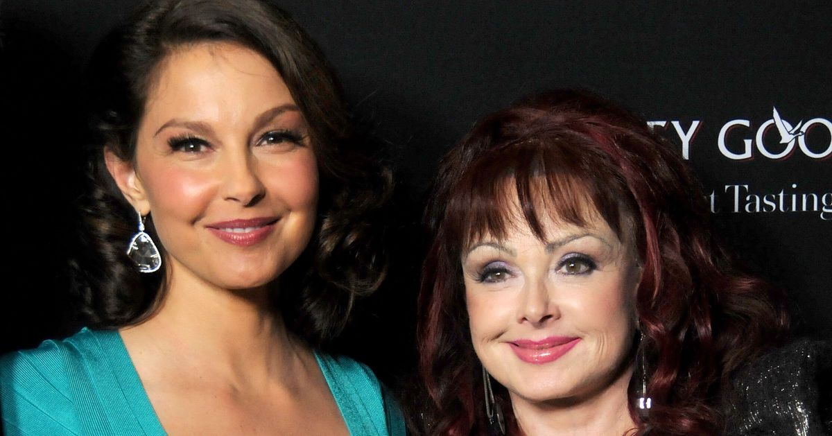 Ashley Judd Reflects On What Mental Illness 'Stole' From Late Mother Naomi Judd