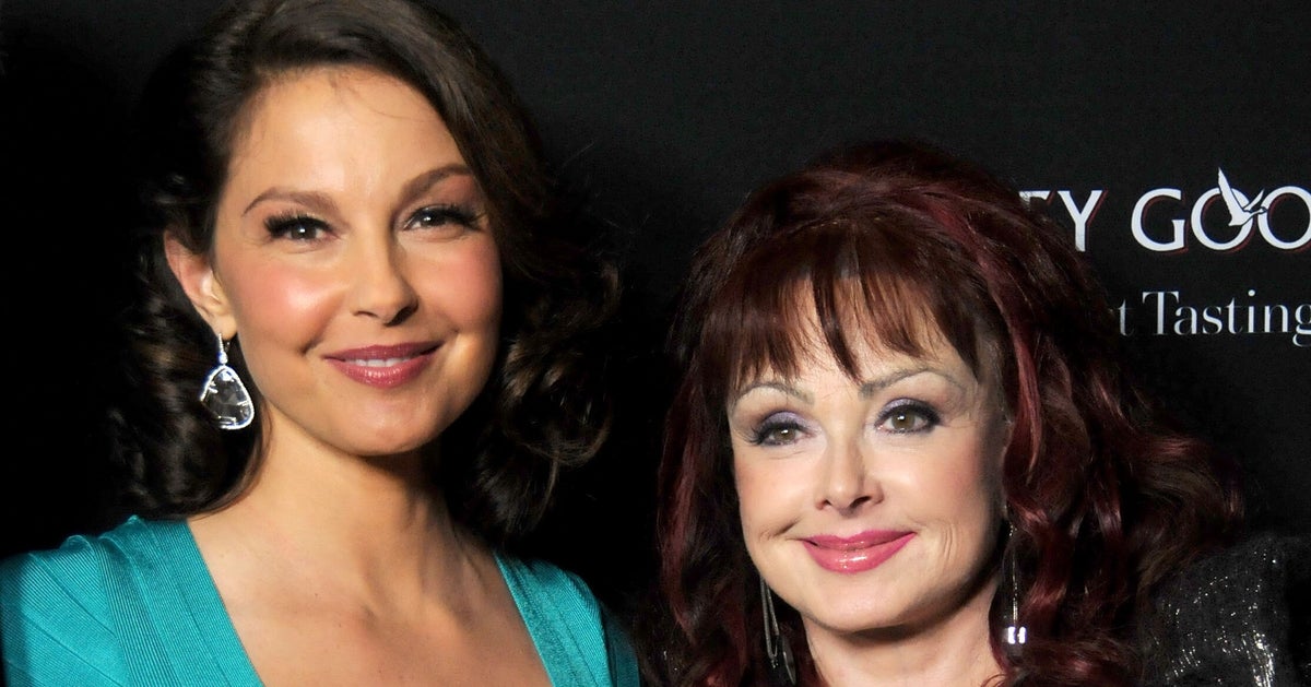 Ashley Judd Reflects On What Mental Illness 'Stole' From Late Mother Naomi Judd