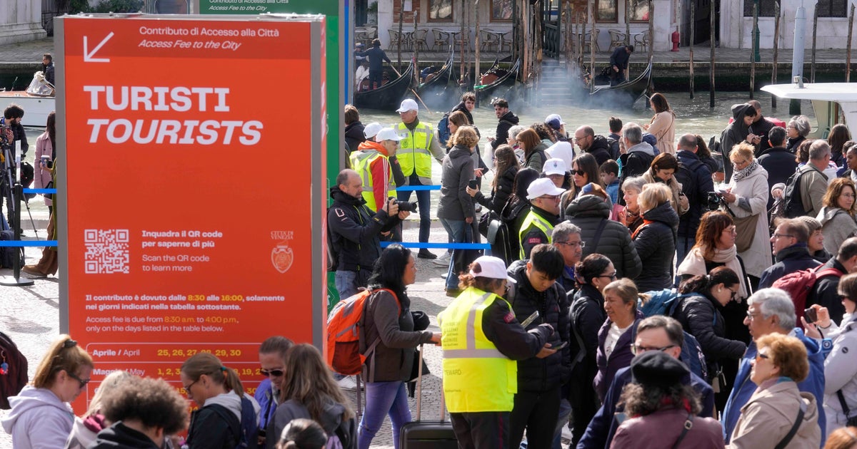 Venice Begins Battle Against 'Wild' Overtourism With Day-Tripper Access Fee