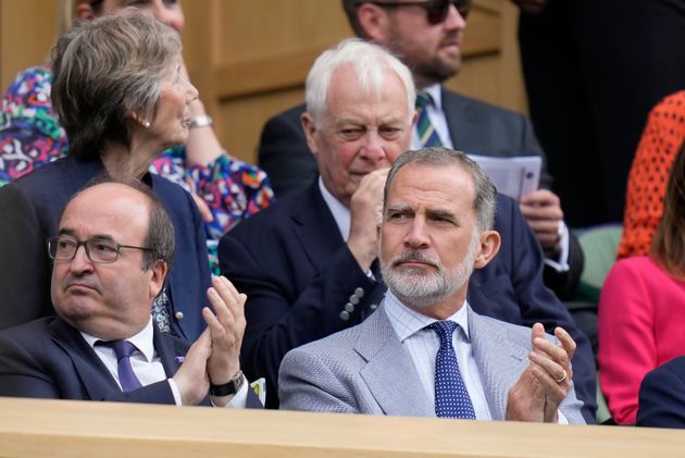 Ο βασιλιάς της Ισπανίας Φελίππε παρακολουθεί τον τελικό του 2023 ανάμεσα στον ισπανό Carlos Alcaraz και τον Σέρβο Novak Djokovic.