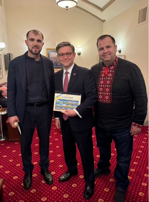 (From left to right) Ukrainian air raid victim Sehrii Haidarzhy, House Speaker Mike Johnson (R-La.) and Ukrainian evangelical leader Pavlo Unguryan meet in Washington on April 17.