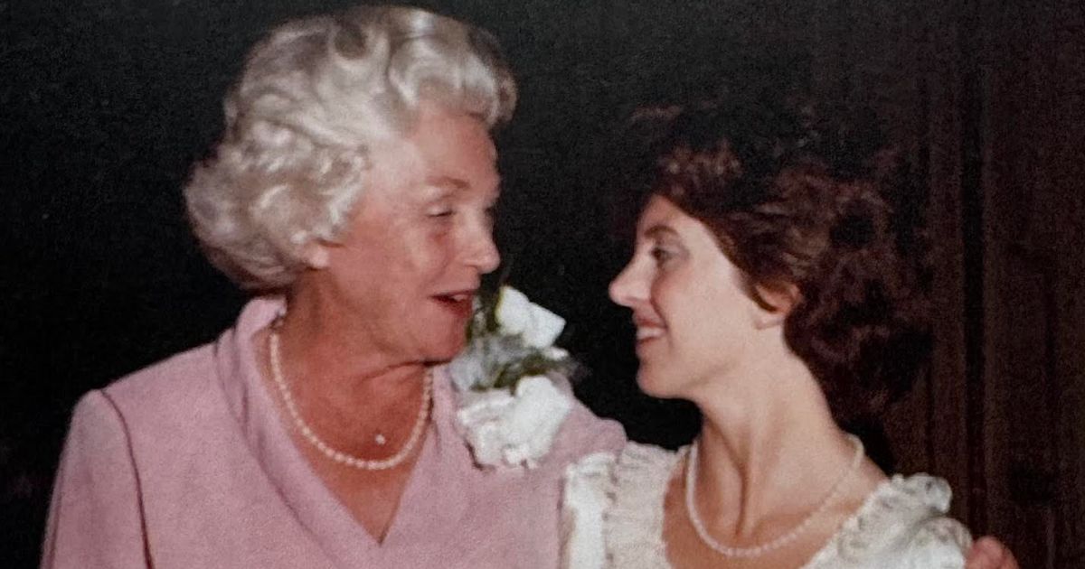 Just Before My Mum Died, She Said 6 Words That Changed My Life — And Made Me A Better Mother
