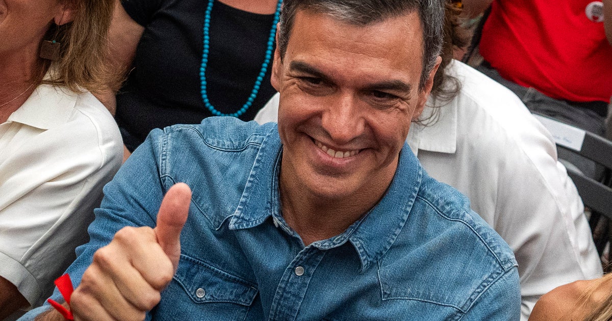 Spain's PM Decides To Stay, Vows To Curtail 'Smear Campaign' Against Family