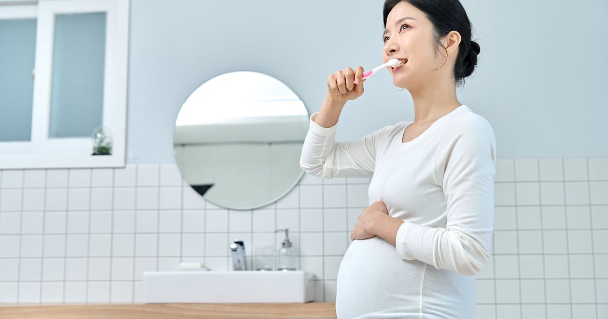 So, THAT’s Why Your Gums Bleed During Pregnancy | HuffPost UK Parents