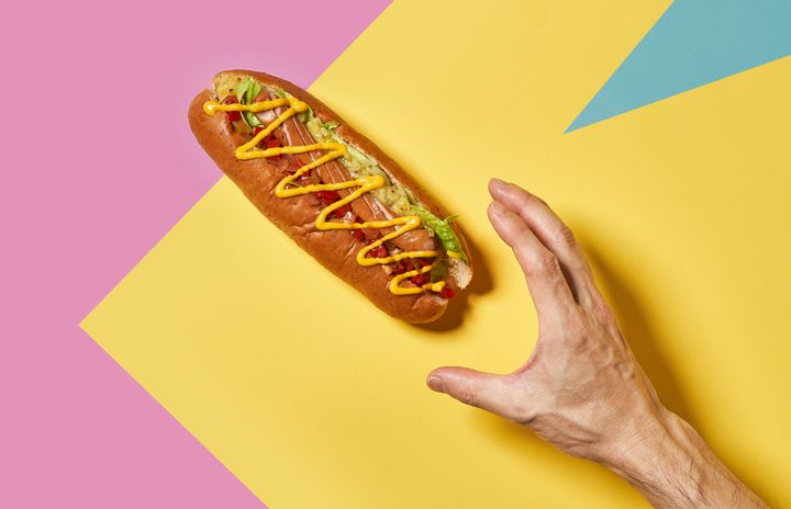 We have good news. According to the nutritionists we consulted, healthy hot dogs do exist. 