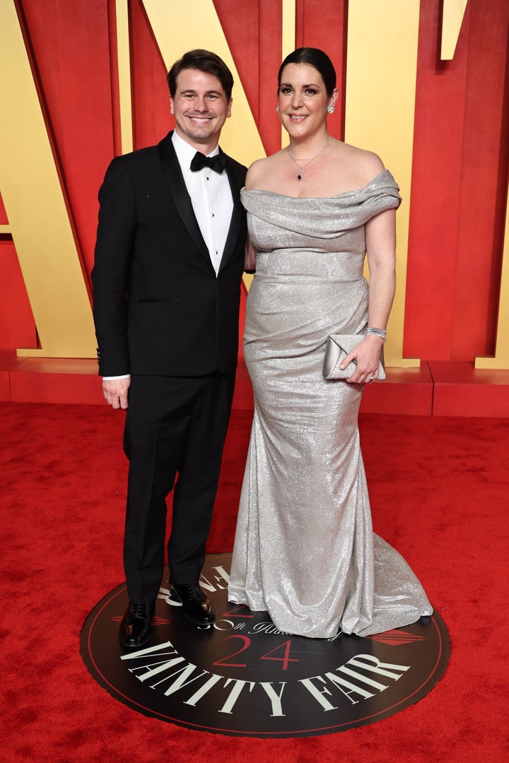 Jason Ritter and Melanie Lynskey photographed at the 2024 Vanity Fair Oscar Party on March 10 in Beverly Hills, California.