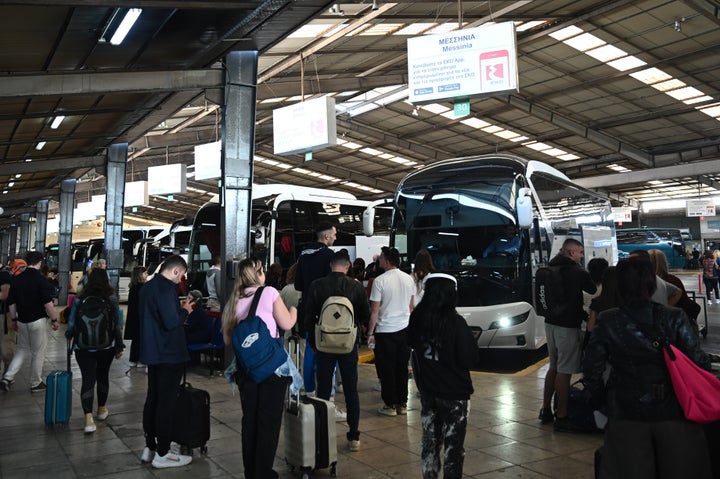 Στιγμιότυπο από το ΚΤΕΛ Κηφισού, Μεγάλη Πέμπτη 2 Μαΐου 2024. (ΚΩΣΤΑΣ ΤΖΟΥΜΑΣ/EUROKINISSI)