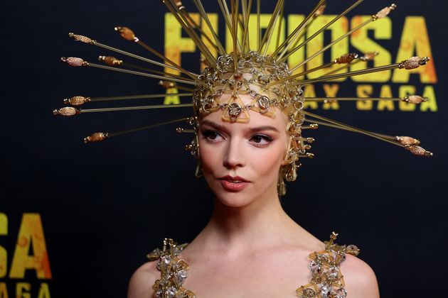 People Have 1 Burning Question About Anya Taylor-Joy’s Wild Red Carpet Look