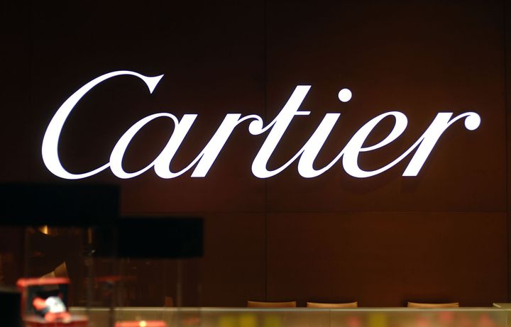 Το λογότυπο της Cartier εμφανίζεται στο περίπτερό της κατά τη διάρκεια του Salon International de la Haute Horlogerie στο Geneva Palexpo στις 22 Ιανουαρίου 2009 στη Γενεύη, Ελβετία
