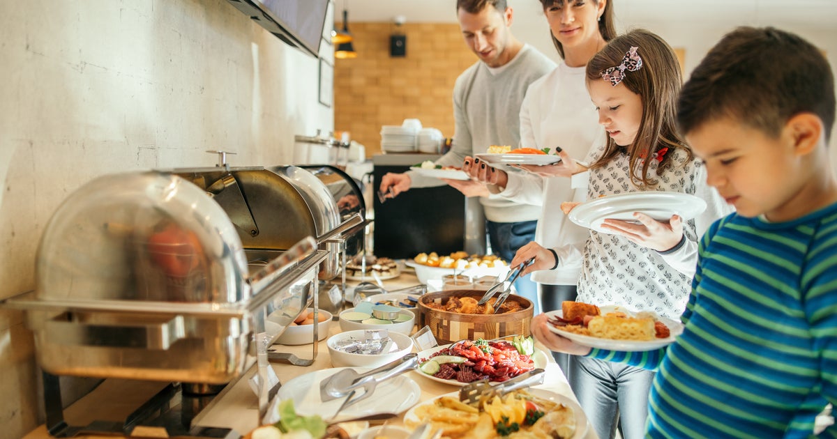 Food Safety Experts Say To Avoid These Items At A Hotel Breakfast Buffet