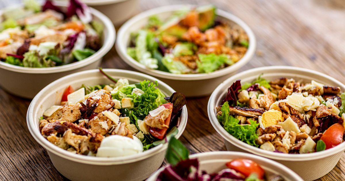 We Make Salads For A Living — Here's The No. 1 Ordering Mistake We See People Make