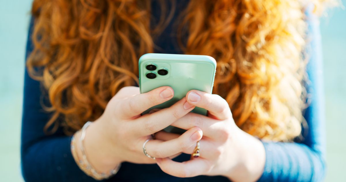 The 1 Thing You Should Never, Ever Text Someone With Anxiety