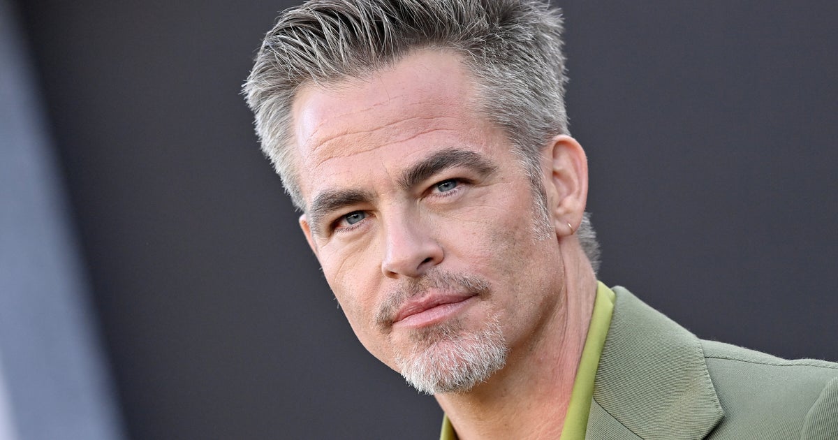 Chris Pine Says Losing Lead Role On 'The O.C.' Due To Acne Was 'Traumatic'