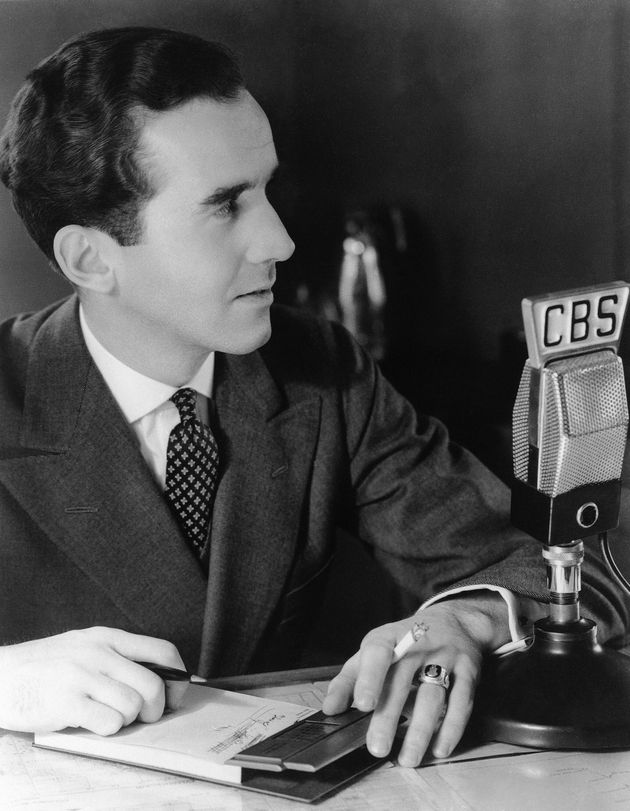 Ο Έντουαρντ Μόροου ως ανταποκριτής του CBS News στο Λονδίνο, Ιαν. 1939. (AP Photo)
