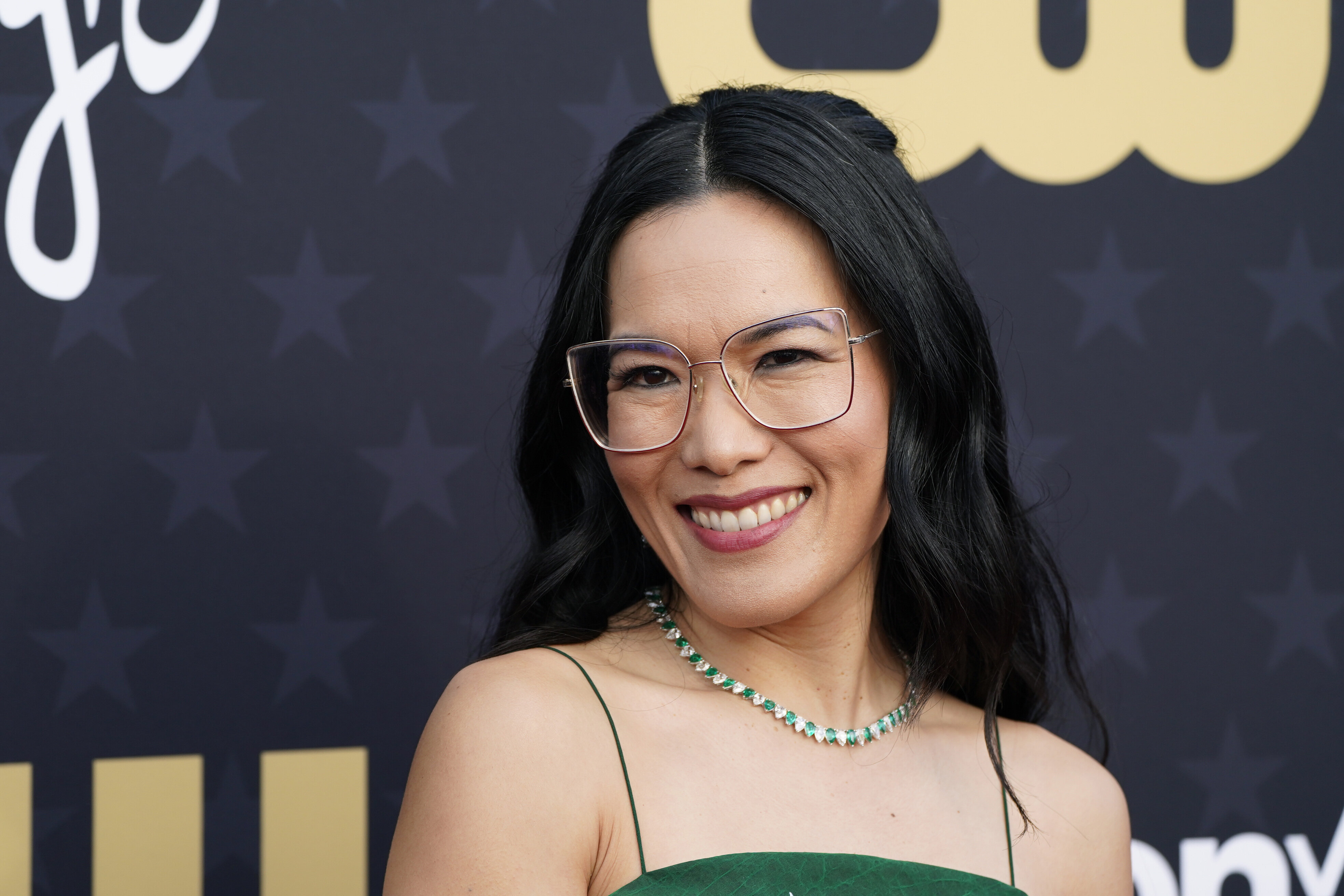 Ali Wong Reveals Grand Romantic Gesture From Boyfriend Bill Hader After ...