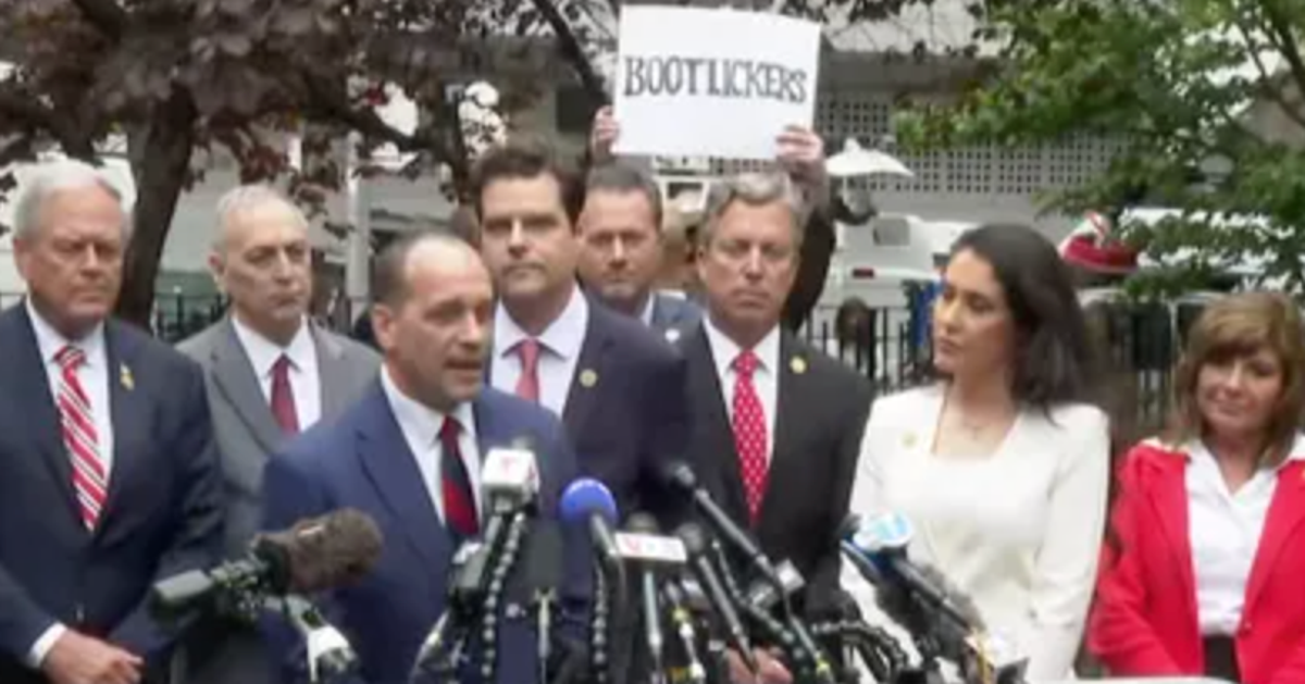 Trump's GOP Toadies Get Trolled By A Hilariously Truthful Sign