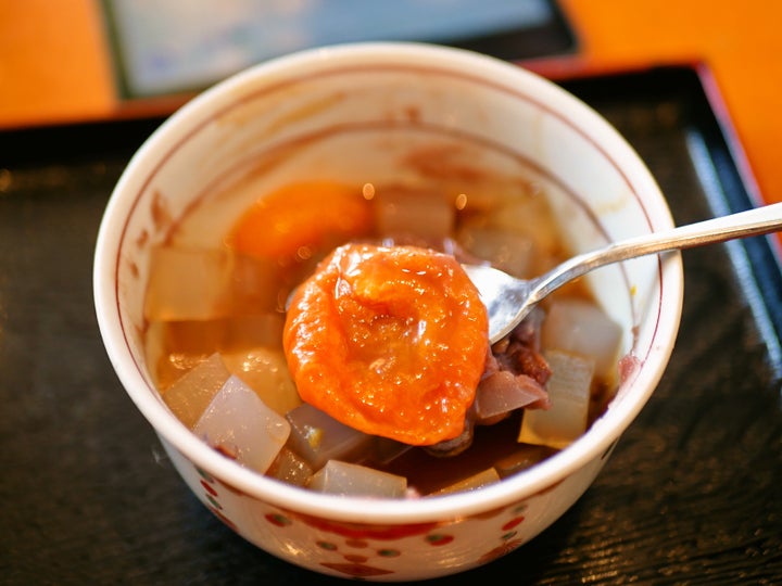 「つる瀬本店 喫茶室」の小倉あんみつ