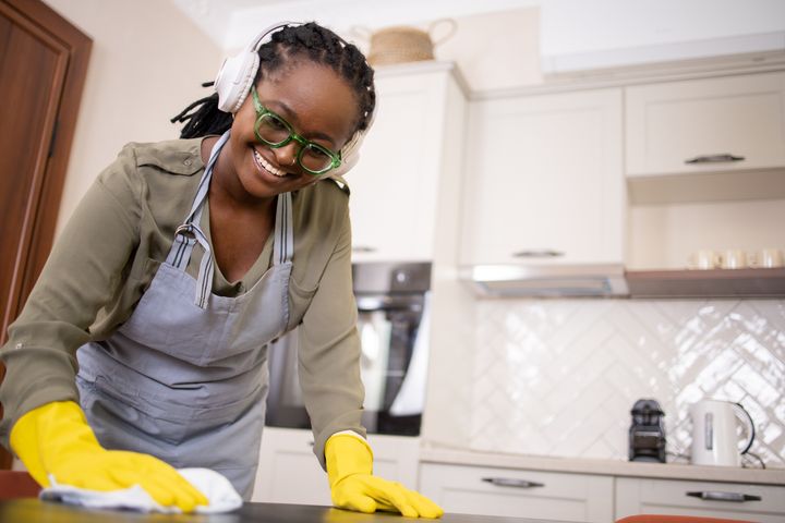 Setting A Time Limit Makes Cleaning Less Miserable | HuffPost Life