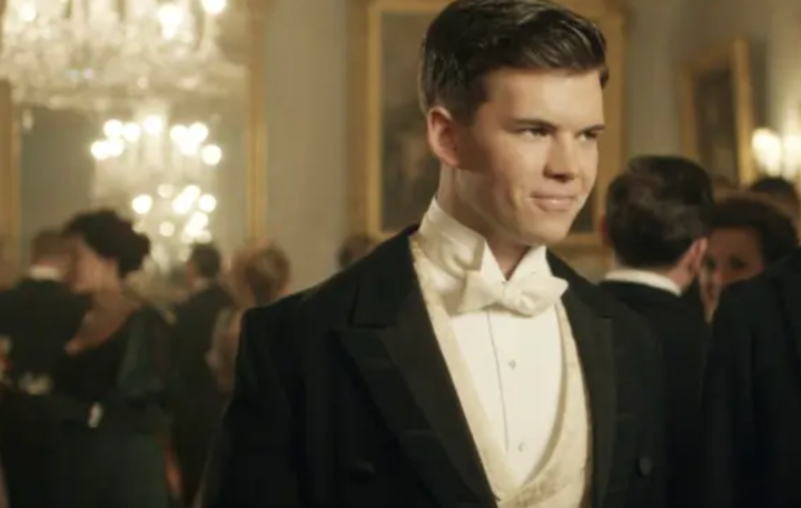 Luke Newton in Mr Selfridge