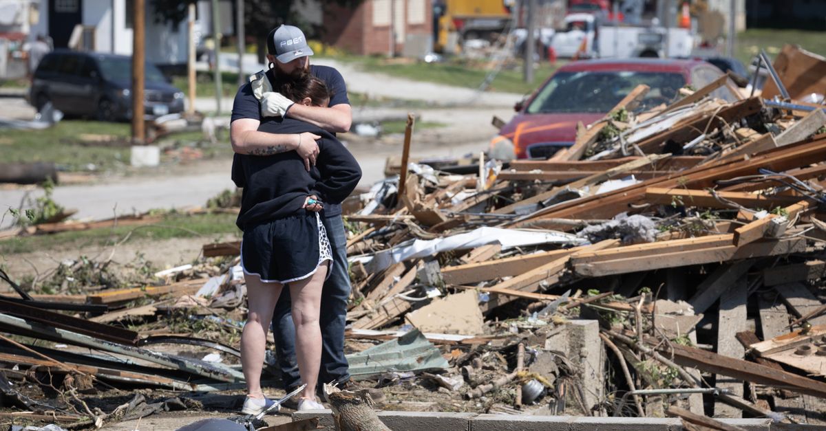 5 Dead And At Least 35 Hurt As Tornadoes Ripped Through Iowa, Officials Say