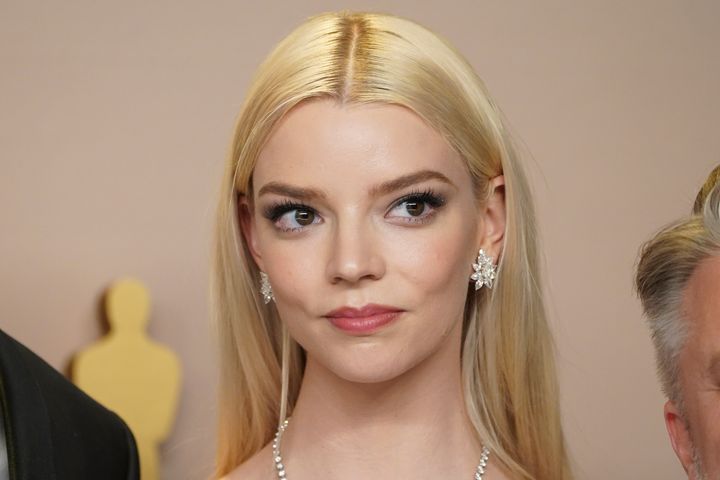 Anya Taylor-Joy hat seit ihrem Spielfilmdebüt im Jahr 2015 einen kometenhaften Aufstieg erlebt "die Hexe."