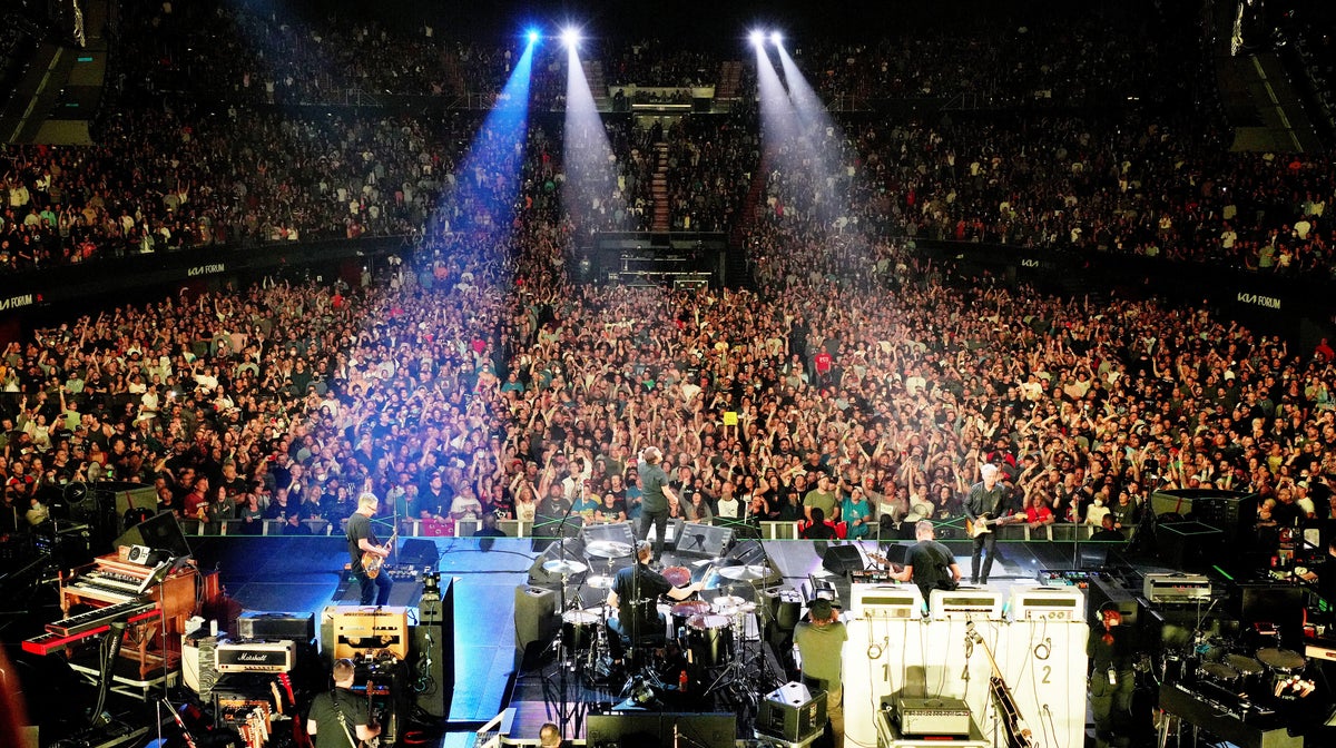 Pearl Jam performs onstage at The Forum on May 07, 2022 in Inglewood, California. (Photo by Kevin Mazur/Getty Images for Pearl Jam)