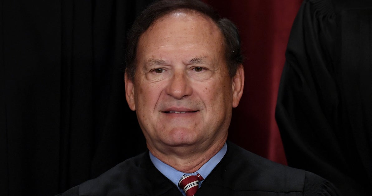 Senate Democrats Ask John Roberts To Meet 'As Soon As Possible' Over Samuel Alito Mess