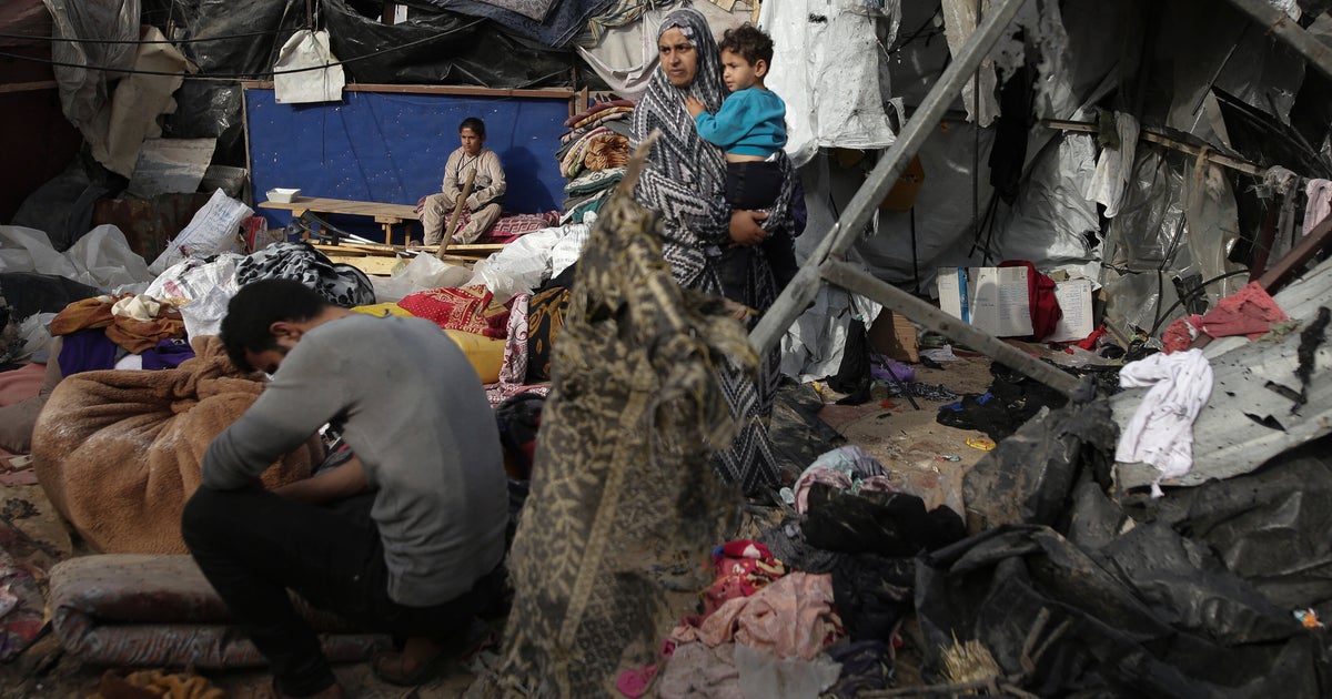 Medics Say New Israeli Strikes Kill 16 In Rafah Amid Escalation Of Fighting