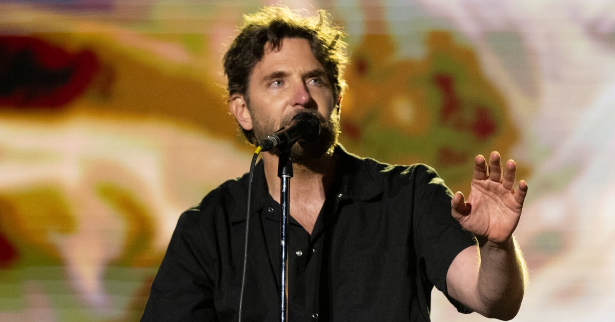 Bradley Cooper Surprises Pearl Jam Concert For 'A Star Is Born' Duet With Eddie Vedder
