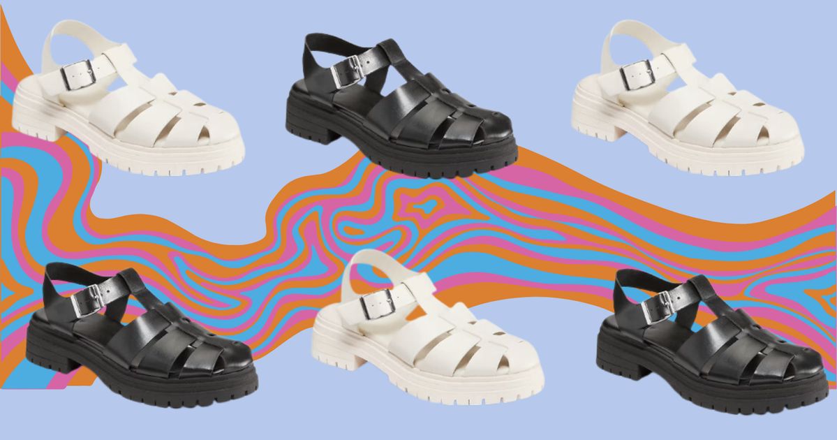 These 'Instantly Comfortable' $24 Walking Sandals Are Our Best-Kept Secret