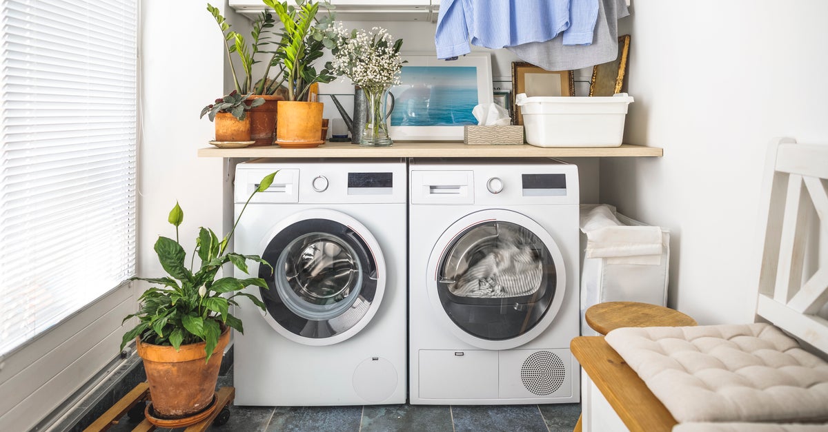 NextImg:Laundry Experts Reveal What's Better: Front-Loading vs. Top-Loading Washing Machines