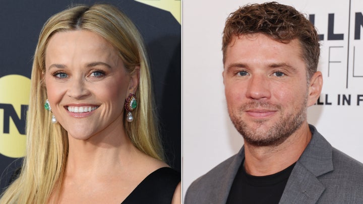 Reese Witherspoon pada bulan April, dan Ryan Phillippe pada tahun 2023.