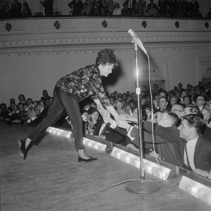 Garland performs at New York's Carnegie Hall in 1961. 