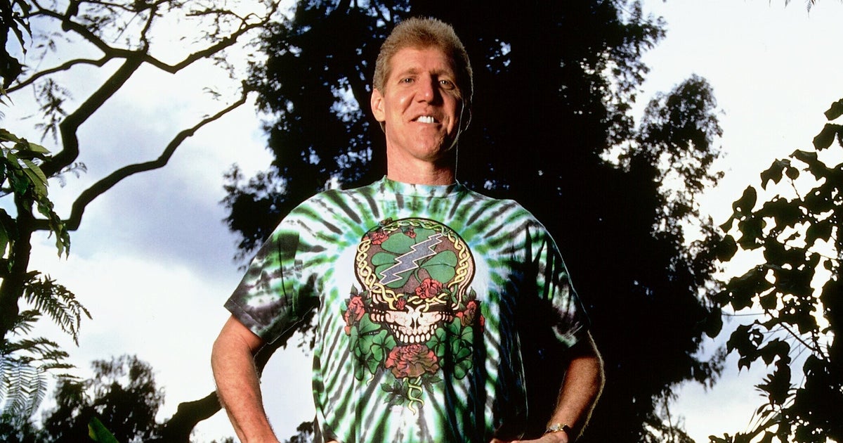 Dead & Company Honor Late Bill Walton With Massive Floral Display In Touching Tribute